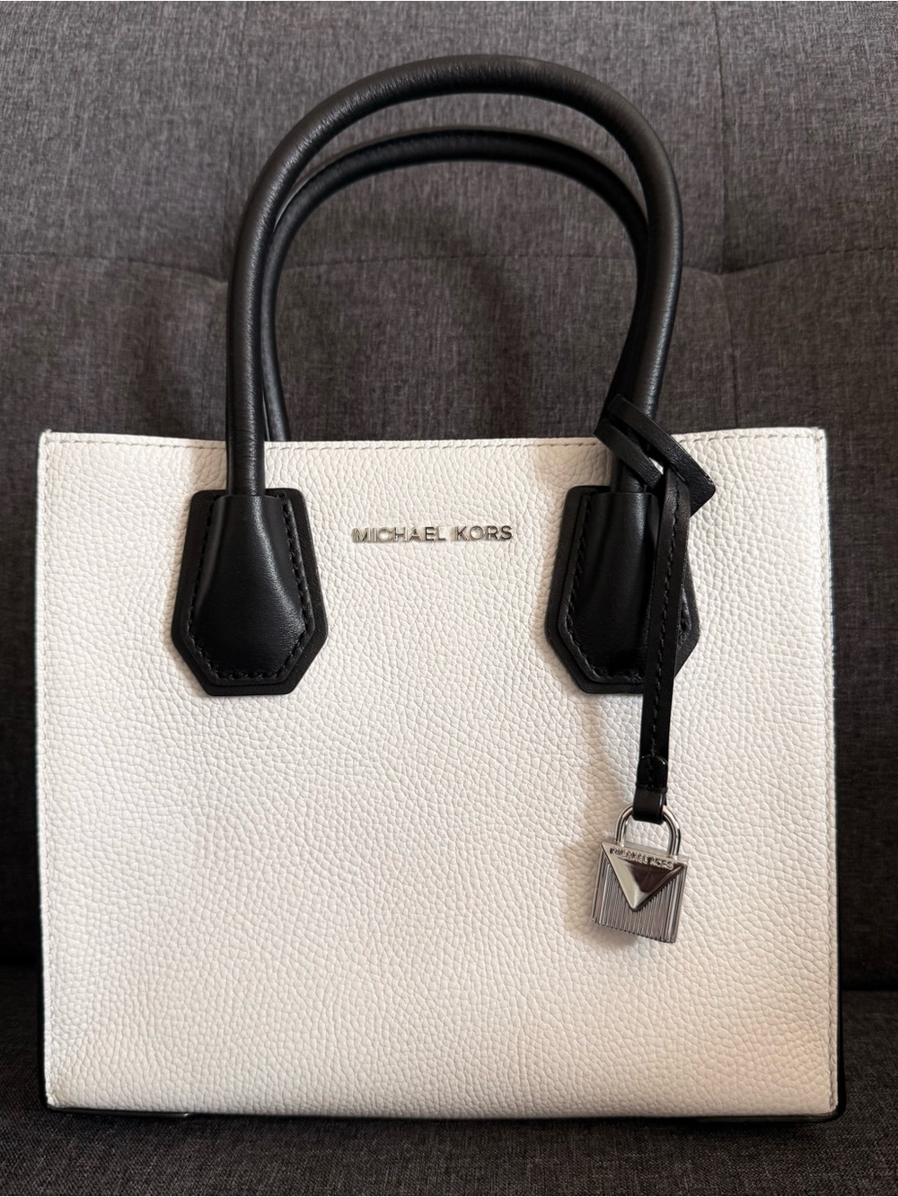 NWT Michael Kors Mercer Pebbled Leather Colorblock Satchel/Cross Body White Navy - Picture 1 of 13